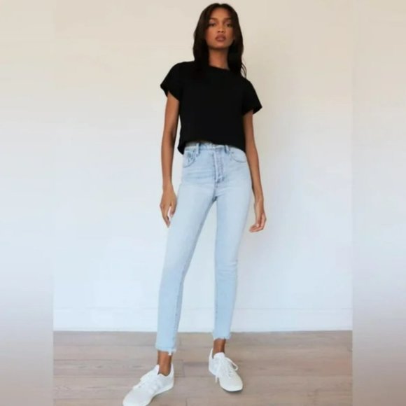 DENIM FORUM | The Yoko High Rise Slim in Light Blue Wash (Size 25) - Picture 14 of 14